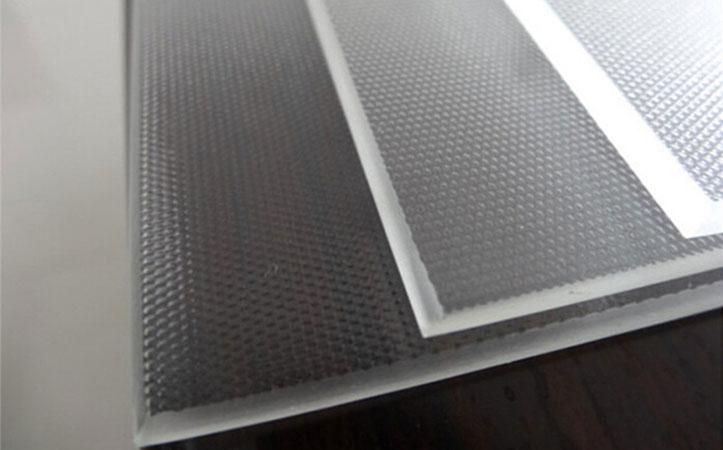 Tempered low Iron extra clear patterned solar panel glass