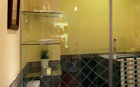 Rectangular polished edge tempered glass bathroom shelf