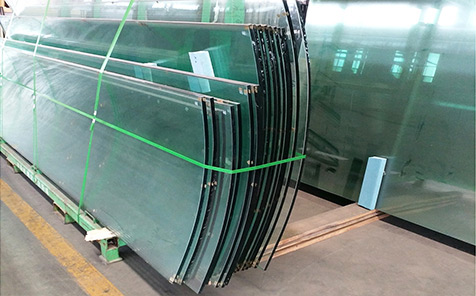 Frameless tempered curved glass for guardrail