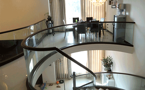 Frameless tempered curved glass for railings