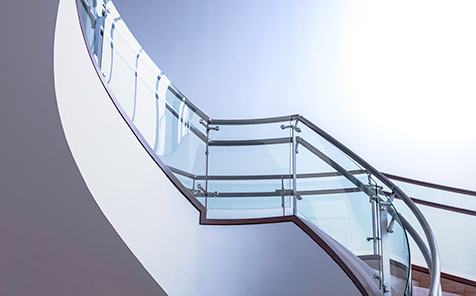 Frameless tempered curved glass for stair handrail