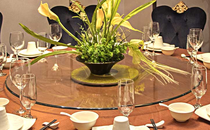 Round duck mouth tempered glass table top